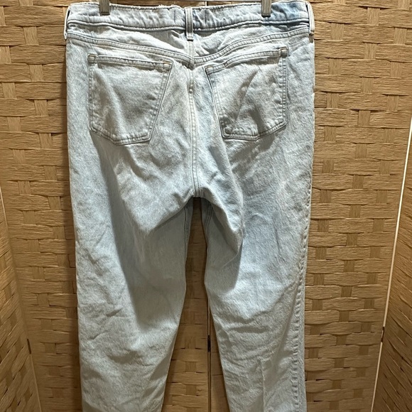 Abercrombie & Fitch Women's Light Wash 90s Midrise Straight Leg Jeans 14s - Picture 7 of 10